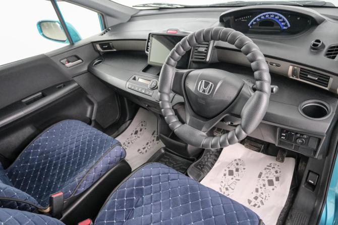 Honda Freed I Рестайлинг с пробегом 2011 года, цена 1 009 000 рублей, 175906 км, компактвэн, Автокод Объявления
