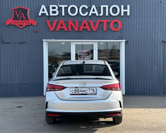 Hyundai Solaris II Рестайлинг с пробегом 2022 года, цена 1 730 000 рублей, 61590 км, седан, Автокод Объявления