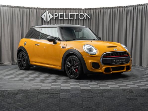 Mini Hatch III (F55/F56) с пробегом 2016 года, цена 2 680 000 рублей, 73290 км, хэтчбек, Автокод Объявления