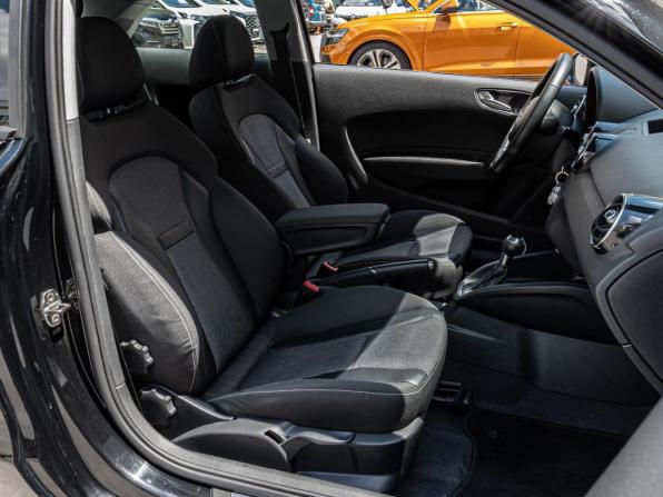 Audi A1 I (8X) с пробегом 2011 года, цена 925 000 рублей, 221926 км, хэтчбек, Автокод Объявления