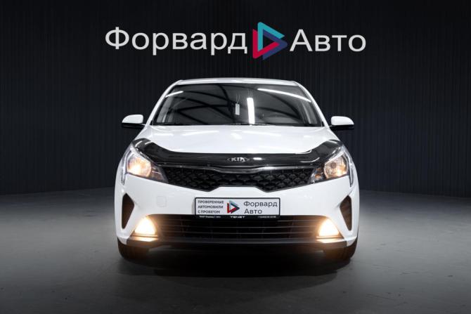 Kia Rio IV Рестайлинг с пробегом 2021 года, цена 1 549 900 рублей, 62904 км, седан, Автокод Объявления