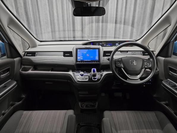 Honda Freed II с пробегом 2017 года, цена 1 350 000 рублей, 151023 км, компактвэн, Автокод Объявления