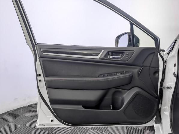 Subaru Legacy VI Рестайлинг с пробегом 2019 года, цена 2 850 000 рублей, 66280 км, седан, Автокод Объявления