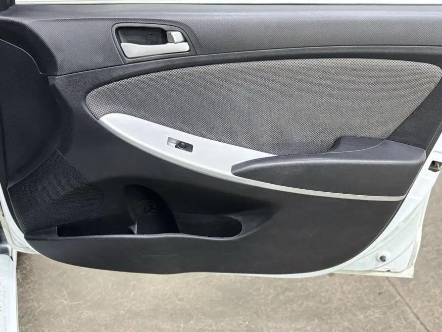 Hyundai Solaris I Саратов  - изображение 12