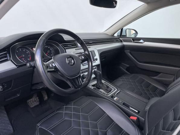 Volkswagen Passat B8 с пробегом 2016 года, цена 1 698 000 рублей, 150611 км, седан, Автокод Объявления