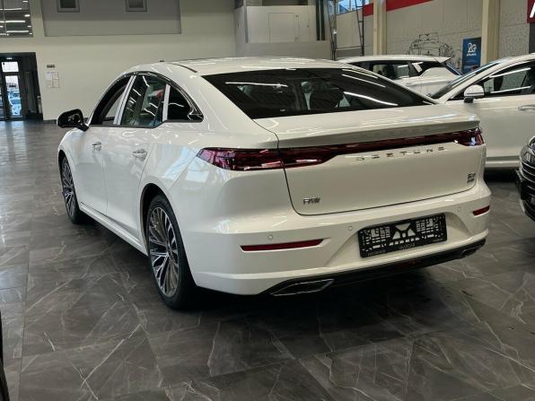 FAW Bestune B70 I Рестайлинг с пробегом 2024 года, цена 3 603 000 рублей, 10 км, лифтбек, Автокод Объявления