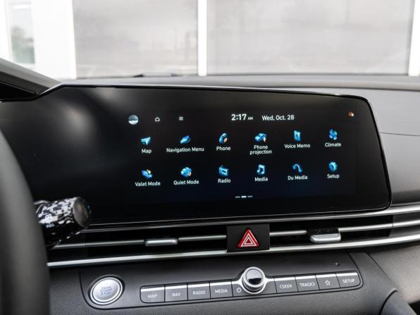 Hyundai Elantra VII (CN7) Рестайлинг с пробегом 2024 года, цена 2 190 000 рублей, 29038 км, седан, Автокод Объявления