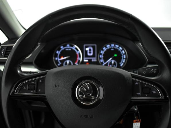 Skoda Superb III Рестайлинг с пробегом 2019 года, цена 2 350 000 рублей, 94080 км, лифтбек, Автокод Объявления