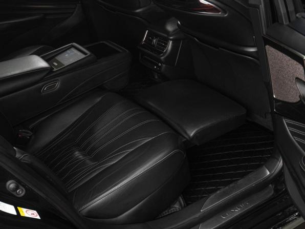 Lexus LS V с пробегом 2018 года, цена 5 300 000 рублей, 268568 км, седан, Автокод Объявления