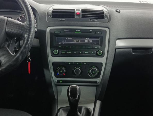 Skoda Octavia II (A5) Рестайлинг с пробегом 2012 года, цена 749 000 рублей, 230000 км, универсал, Автокод Объявления