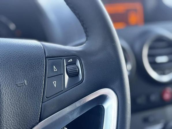Opel Antara I Рестайлинг с пробегом 2012 года, цена 1 050 000 рублей, 192021 км, внедорожник, Автокод Объявления