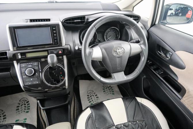 Toyota Wish II Рестайлинг с пробегом 2016 года, цена 1 849 000 рублей, 85650 км, минивэн, Автокод Объявления