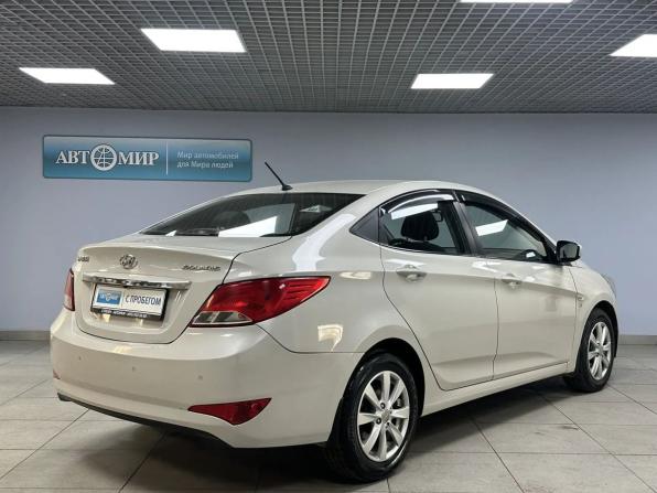 Hyundai Solaris I Рестайлинг с пробегом 2015 года, цена 1 119 000 рублей, 85000 км, седан, Автокод Объявления