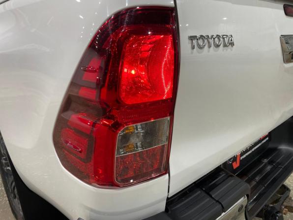 Toyota Hilux VIII Рестайлинг с пробегом 2021 года, цена 5 180 000 рублей, 72459 км, пикап, Автокод Объявления