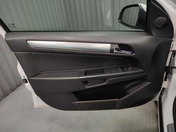 Opel Astra H Рестайлинг с пробегом 2011 года, цена 435 000 рублей, 248176 км, хэтчбек, Автокод Объявления