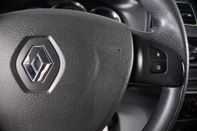Renault Sandero II с пробегом 2018 года, цена 999 000 рублей, 135265 км, хэтчбек, Автокод Объявления