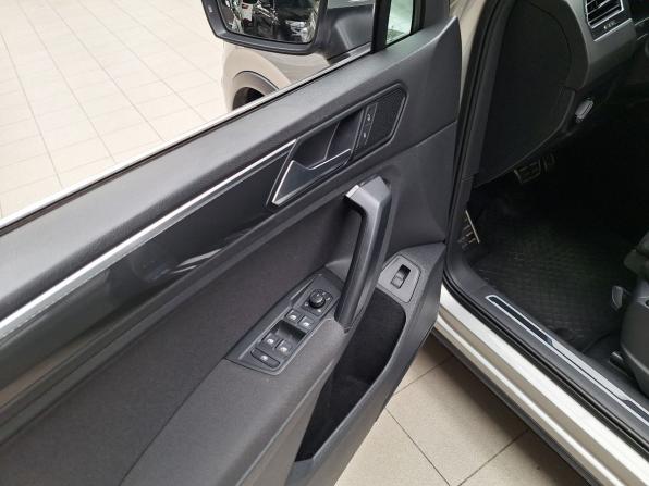 Volkswagen Tiguan II с пробегом 2019 года, цена 2 500 000 рублей, 217218 км, внедорожник, Автокод Объявления