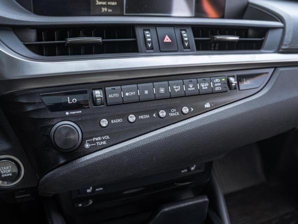 Lexus ES VII с пробегом 2018 года, цена 3 650 000 рублей, 154356 км, седан, Автокод Объявления