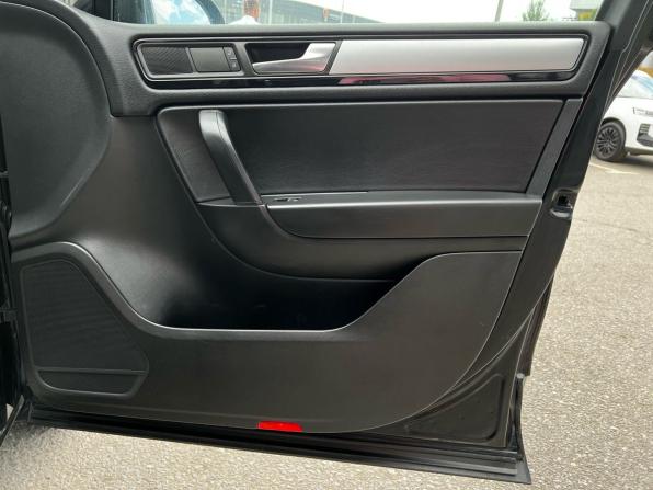 Volkswagen Touareg II с пробегом 2011 года, цена 1 790 000 рублей, 255701 км, внедорожник, Автокод Объявления