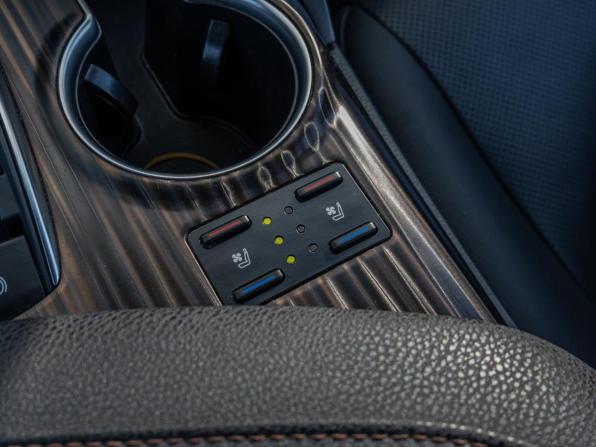 Toyota Camry VIII (XV70) с пробегом 2019 года, цена 3 570 000 рублей, 61791 км, седан, Автокод Объявления