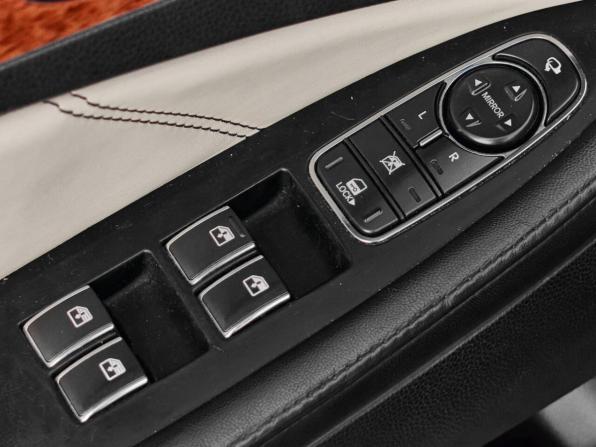 Hyundai Equus II с пробегом 2012 года, цена 1 685 000 рублей, 192422 км, седан, Автокод Объявления