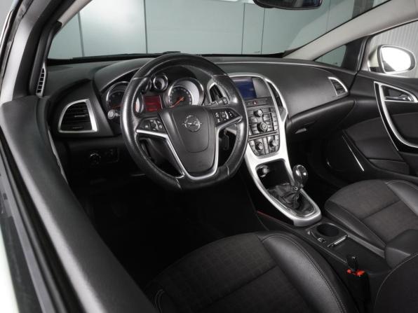 Opel Astra J Рестайлинг с пробегом 2012 года, цена 855 000 рублей, 117954 км, хэтчбек, Автокод Объявления