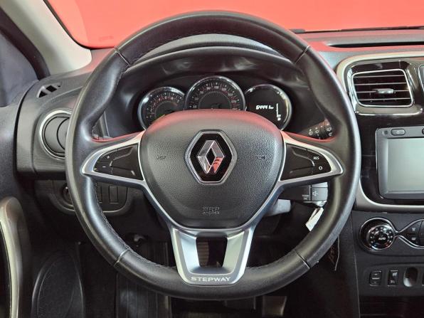 Renault Sandero II Рестайлинг с пробегом 2018 года, цена 1 139 000 рублей, 64283 км, хэтчбек, Автокод Объявления