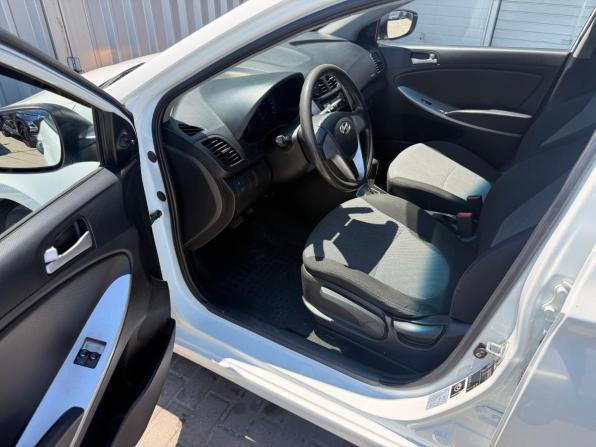 Hyundai Solaris I с пробегом 2014 года, цена 799 000 рублей, 177477 км, седан, Автокод Объявления