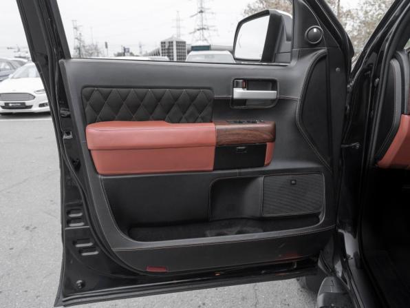 Toyota Tundra II с пробегом 2012 года, цена 4 700 000 рублей, 139547 км, пикап, Автокод Объявления