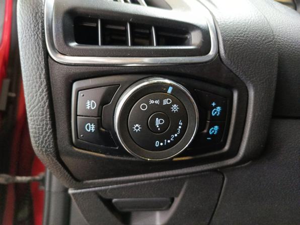Ford Focus III с пробегом 2012 года, цена 930 000 рублей, 185800 км, седан, Автокод Объявления