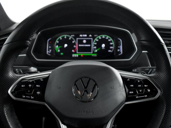 Volkswagen Tiguan II Рестайлинг с пробегом 2021 года, цена 4 199 000 рублей, 79130 км, внедорожник, Автокод Объявления