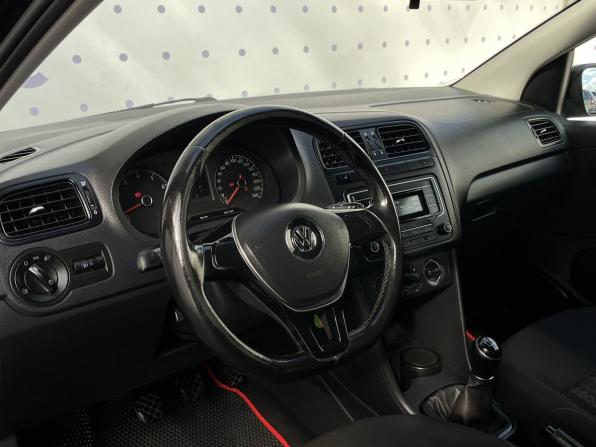 Volkswagen Polo V Рестайлинг с пробегом 2018 года, цена 1 090 000 рублей, 149727 км, седан, Автокод Объявления
