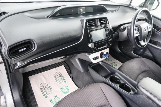 Toyota Prius IV (XW50) с пробегом 2018 года, цена 1 699 000 рублей, 171700 км, лифтбек, Автокод Объявления