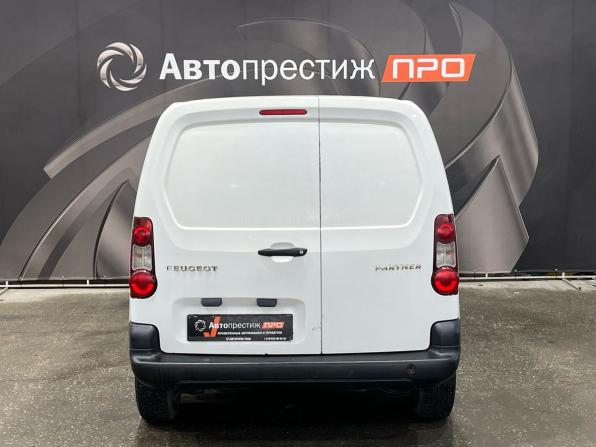 Peugeot Partner II Рестайлинг 2 с пробегом 2017 года, цена 990 000 рублей, 172080 км, фургон, Автокод Объявления
