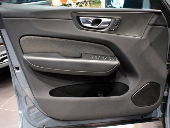 Volvo XC60 II Рестайлинг с пробегом 2021 года, цена 5 249 000 рублей, 64437 км, offers.body_type.unknown, Автокод Объявления