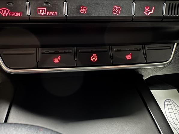 Kia Sorento III Prime Рестайлинг с пробегом 2018 года, цена 2 370 000 рублей, 117260 км, внедорожник, Автокод Объявления