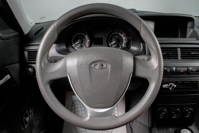 Lada (ВАЗ) Priora I с пробегом 2017 года, цена 639 000 рублей, 122090 км, хэтчбек, Автокод Объявления