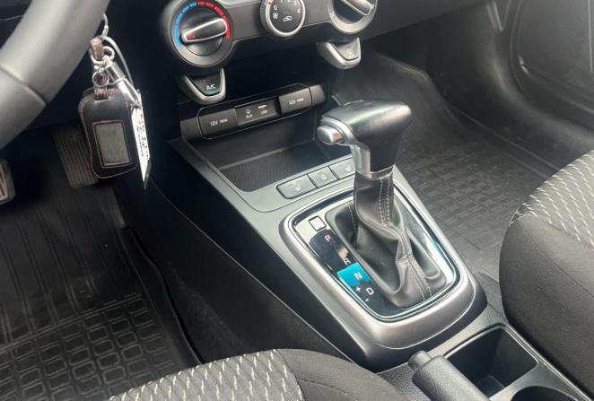Kia Rio IV с пробегом 2018 года, цена 1 290 000 рублей, 139140 км, хэтчбек, Автокод Объявления