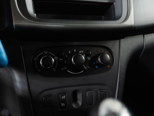 Renault Sandero II с пробегом 2018 года, цена 940 500 рублей, 100717 км, хэтчбек, Автокод Объявления