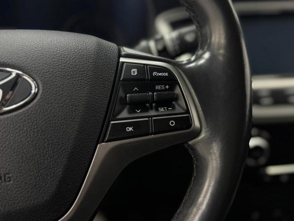 Hyundai Solaris II с пробегом 2019 года, цена 1 390 000 рублей, 111384 км, седан, Автокод Объявления