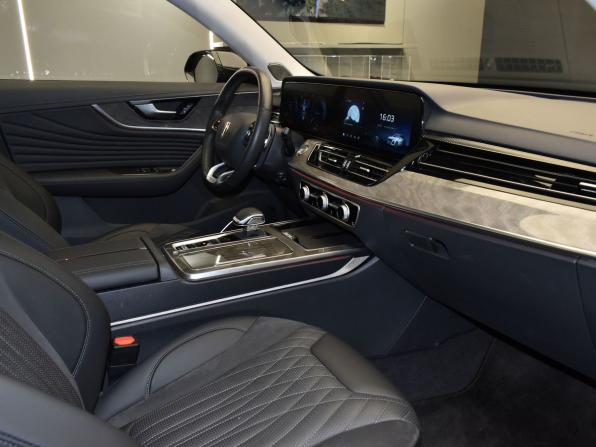 Hongqi HS5 I Рестайлинг с пробегом 2024 года, цена 3 660 000 рублей, 6108 км, внедорожник, Автокод Объявления