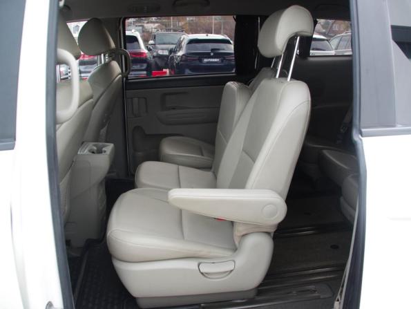 Kia Carnival III с пробегом 2017 года, цена 2 380 000 рублей, 118000 км, минивэн, Автокод Объявления