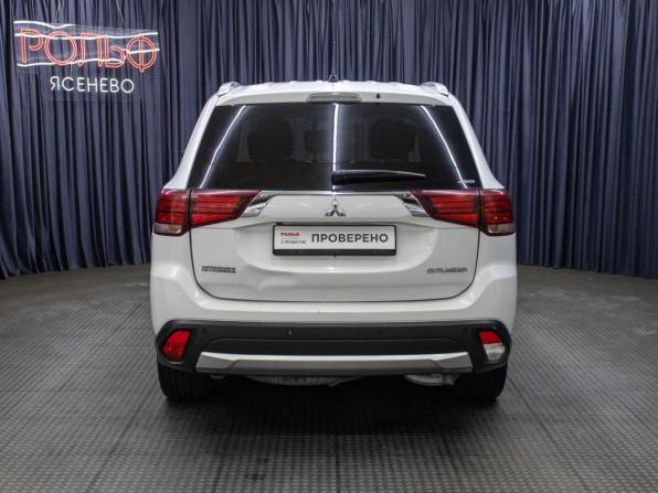 Mitsubishi Outlander III Рестайлинг 2 с пробегом 2015 года, цена 1 498 000 рублей, 230000 км, внедорожник, Автокод Объявления