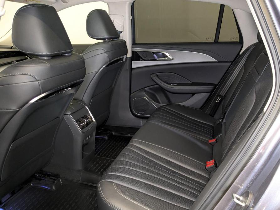 Hongqi H5 II Москва  - изображение 11