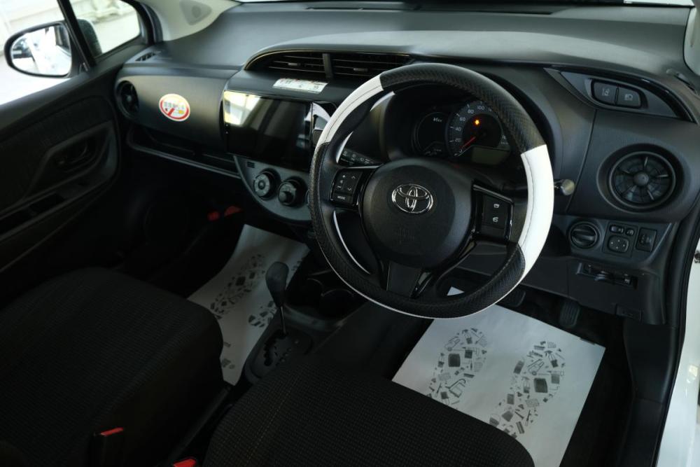 Toyota Vitz III (XP130) Рестайлинг 2 Омск  - изображение 10