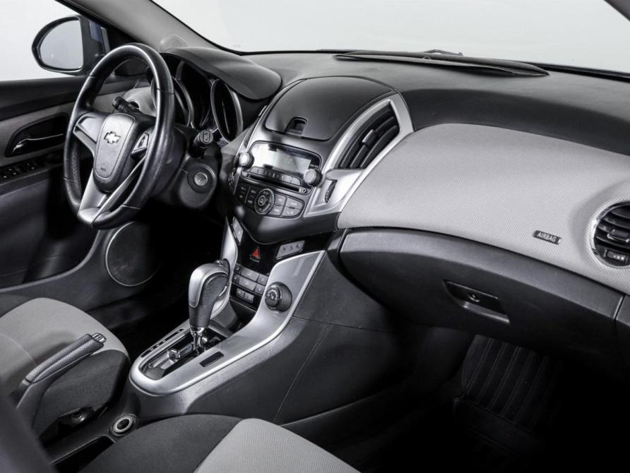 Chevrolet Cruze I Рестайлинг Москва  - изображение 9
