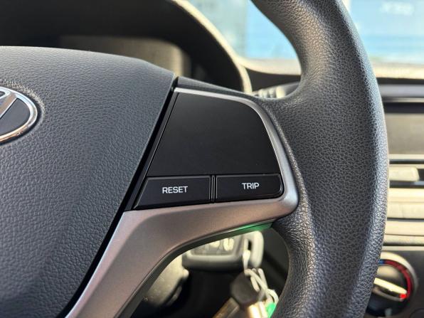 Hyundai Solaris II с пробегом 2019 года, цена 1 375 000 рублей, 49000 км, седан, Автокод Объявления