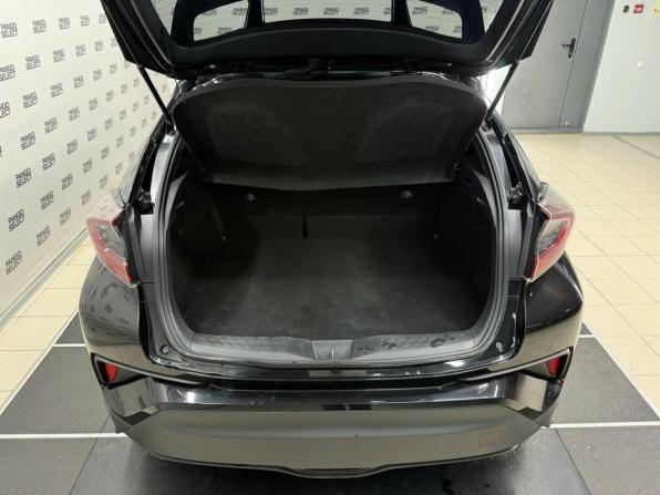 Toyota C-HR I с пробегом 2018 года, цена 1 957 000 рублей, 67690 км, внедорожник, Автокод Объявления