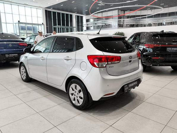 Kia Rio III Рестайлинг с пробегом 2016 года, цена 1 050 000 рублей, 103010 км, хэтчбек, Автокод Объявления