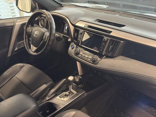 Toyota RAV4 IV (XA40) Рестайлинг с пробегом 2016 года, цена 2 380 000 рублей, 130000 км, внедорожник, Автокод Объявления
